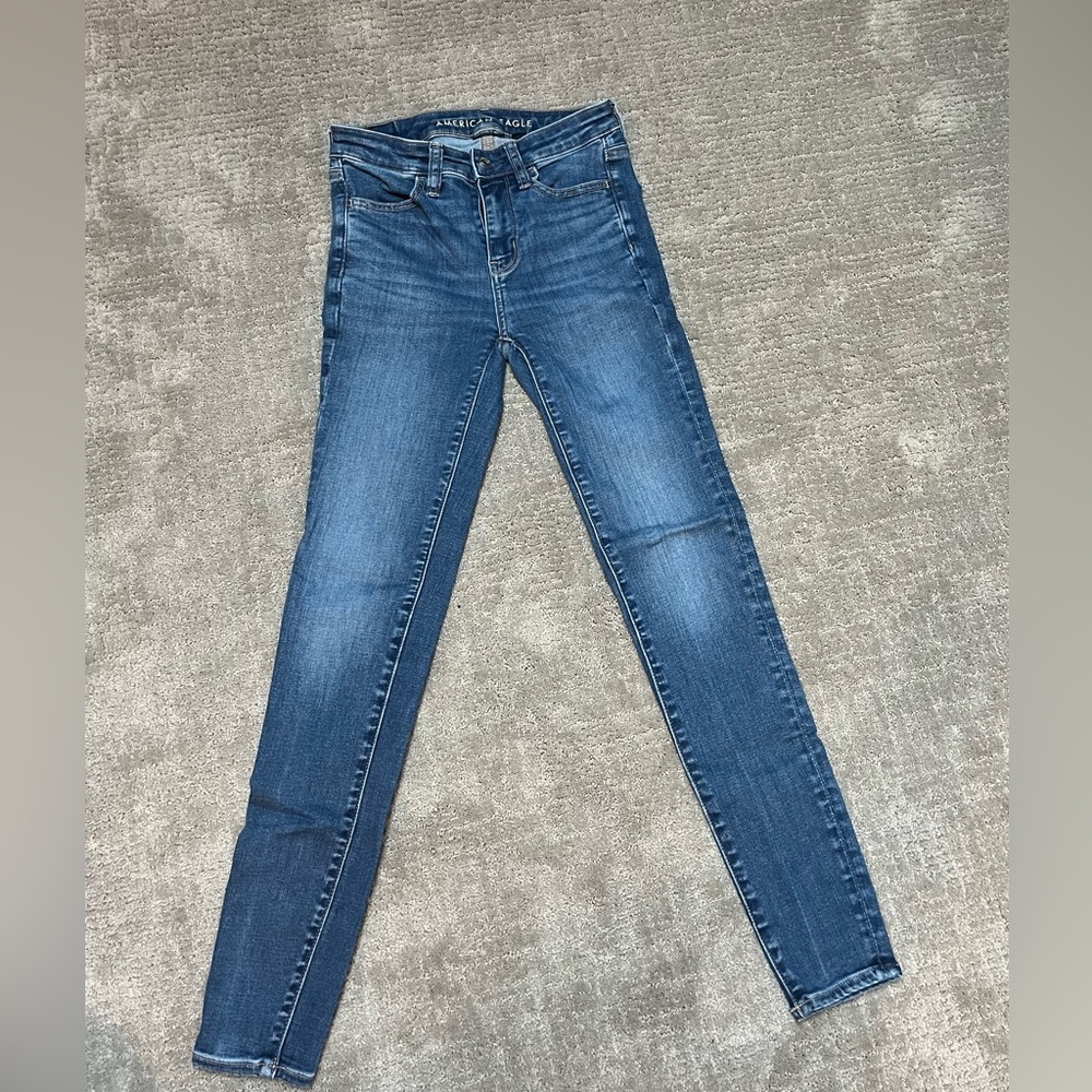Women’s American Eagle skinny jeans